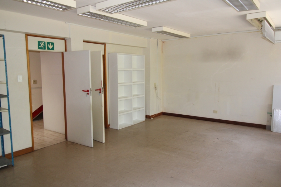 To Let Commercial Property for Rent in Dawncliffe KwaZulu-Natal