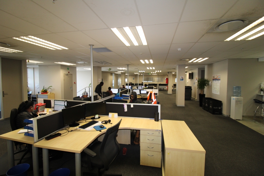 To Let Commercial Property for Rent in La Mercy KwaZulu-Natal