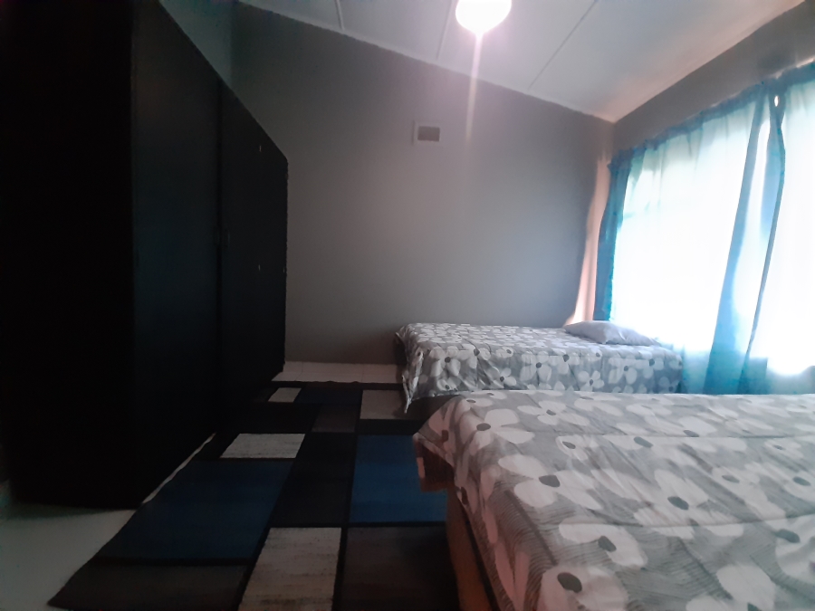 2 Bedroom Property for Sale in Umtentweni KwaZulu-Natal