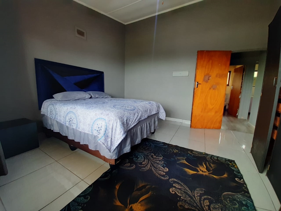 2 Bedroom Property for Sale in Umtentweni KwaZulu-Natal