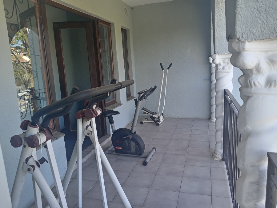6 Bedroom Property for Sale in Reservoir Hills KwaZulu-Natal