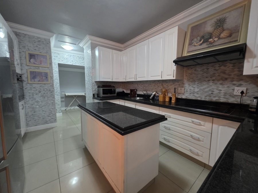 4 Bedroom Property for Sale in Meer En See KwaZulu-Natal