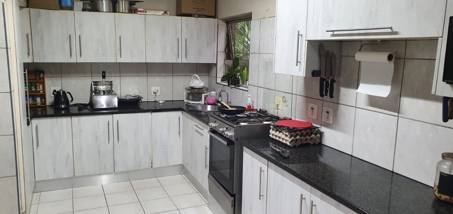 3 Bedroom Property for Sale in Freeland Park KwaZulu-Natal