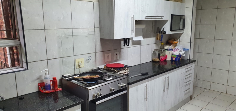 3 Bedroom Property for Sale in Freeland Park KwaZulu-Natal