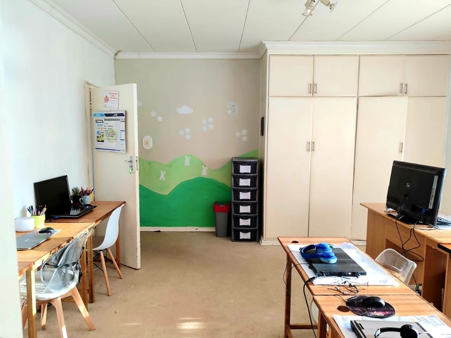5 Bedroom Property for Sale in Freeland Park KwaZulu-Natal