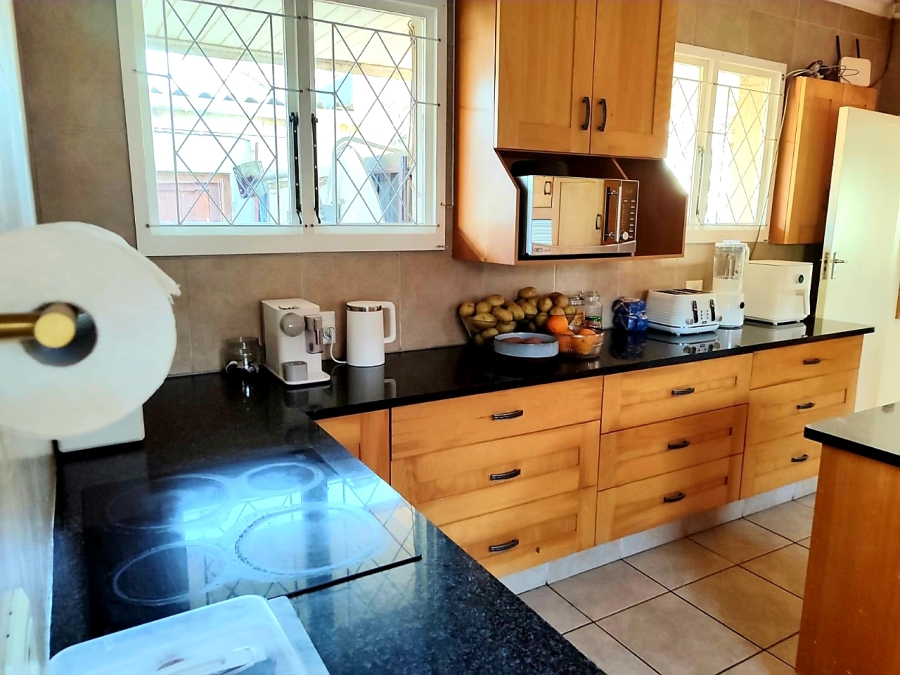 5 Bedroom Property for Sale in Freeland Park KwaZulu-Natal