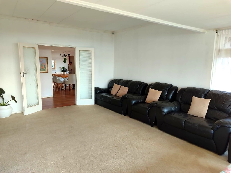 5 Bedroom Property for Sale in Freeland Park KwaZulu-Natal