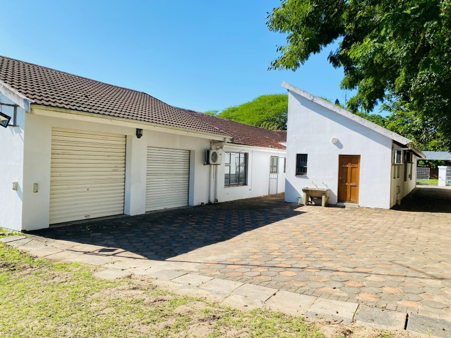 4 Bedroom Property for Sale in Meer En See KwaZulu-Natal