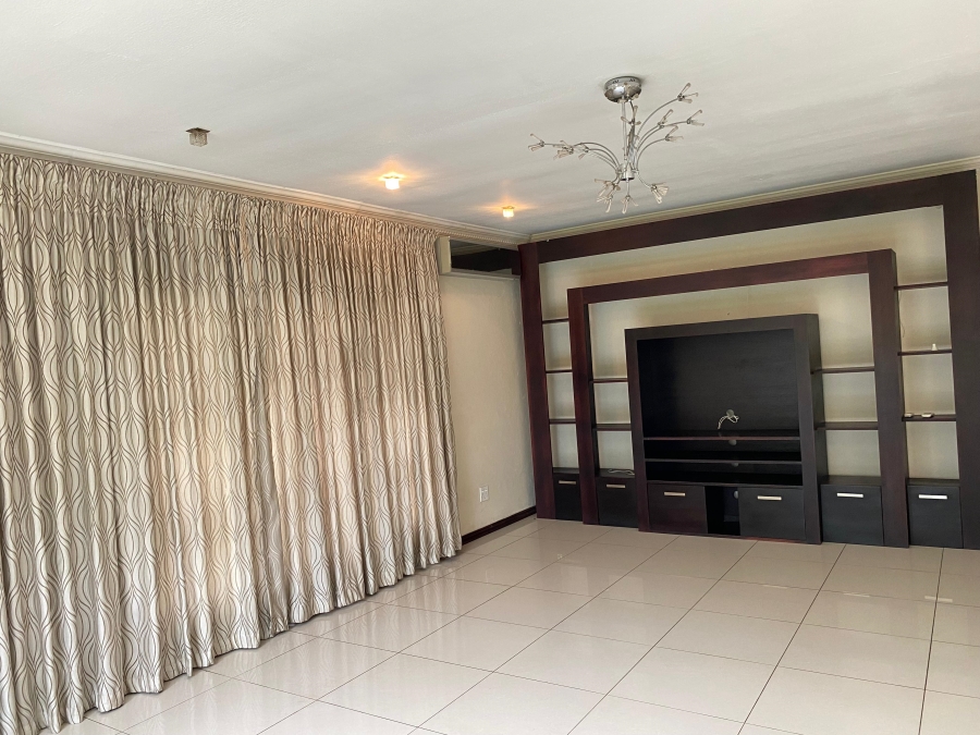 4 Bedroom Property for Sale in Meer En See KwaZulu-Natal