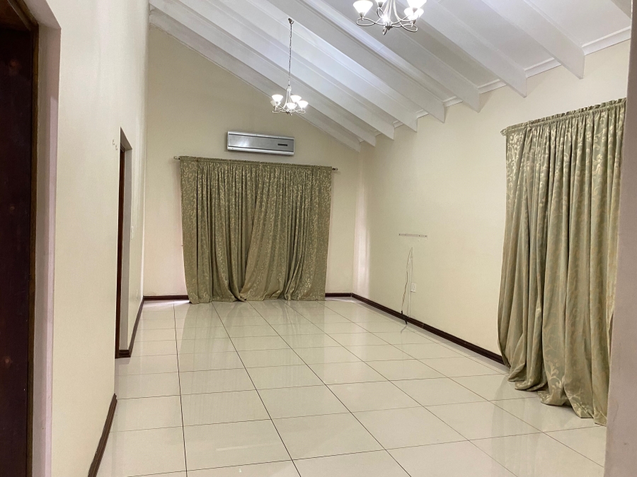 4 Bedroom Property for Sale in Meer En See KwaZulu-Natal