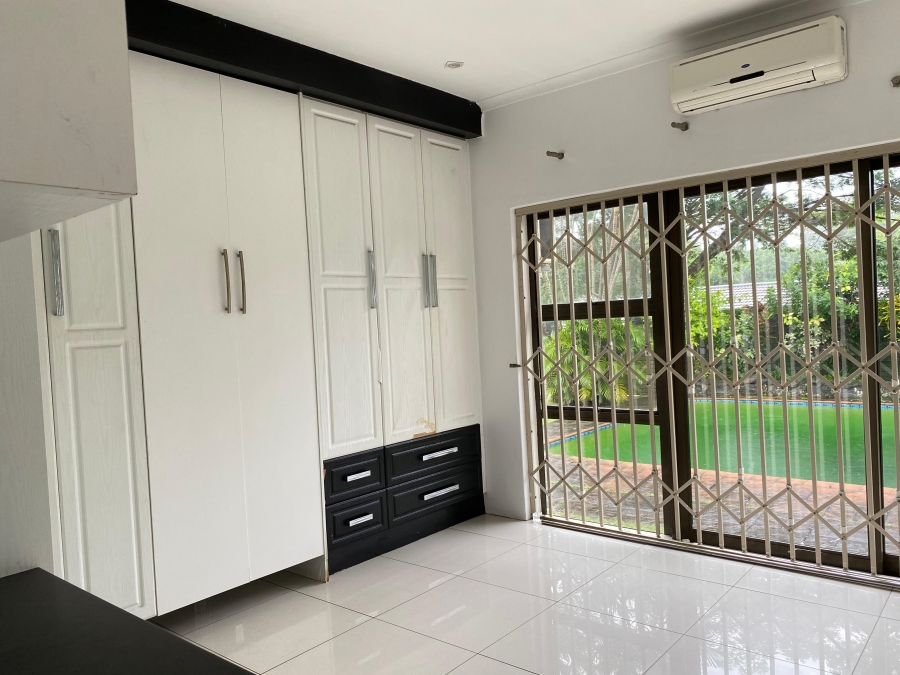 4 Bedroom Property for Sale in Meer En See KwaZulu-Natal