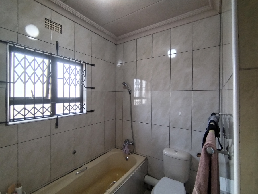 3 Bedroom Property for Sale in Illovo Glen KwaZulu-Natal