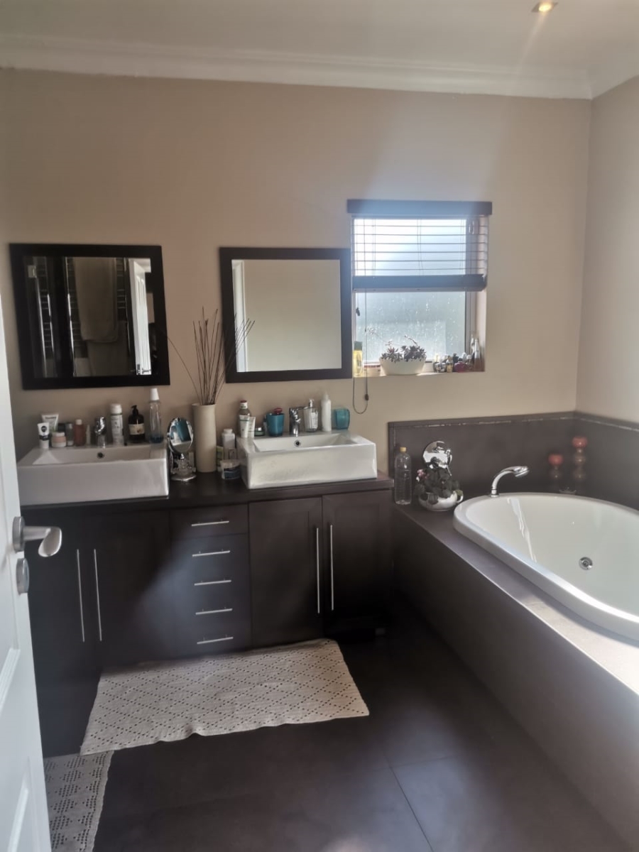 4 Bedroom Property for Sale in Durban North KwaZulu-Natal