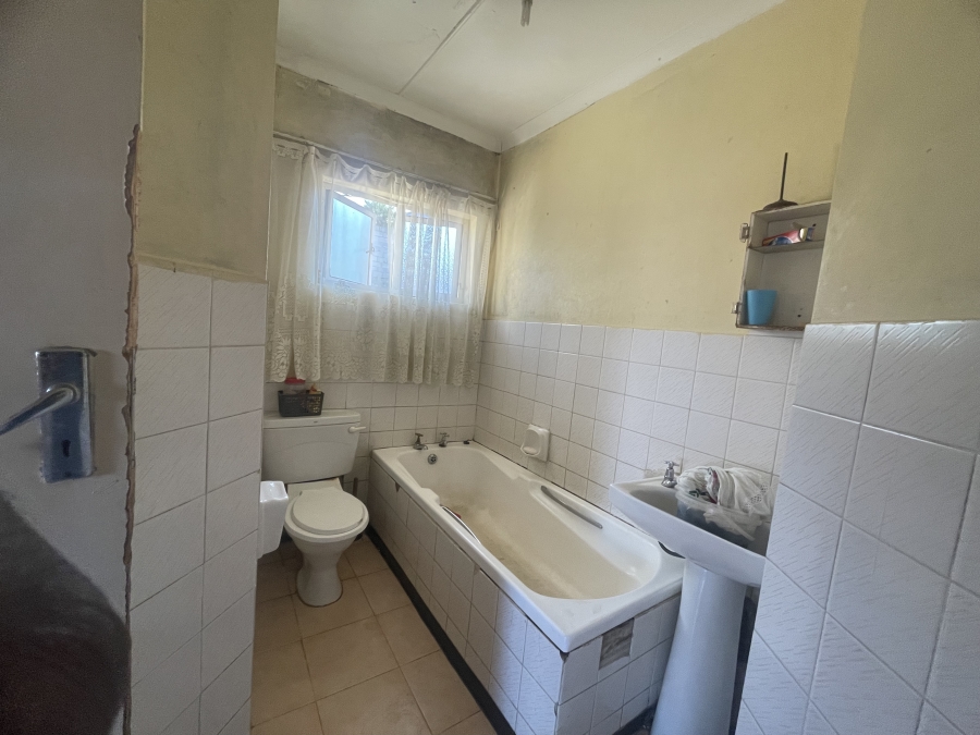 3 Bedroom Property for Sale in Kwamashu KwaZulu-Natal