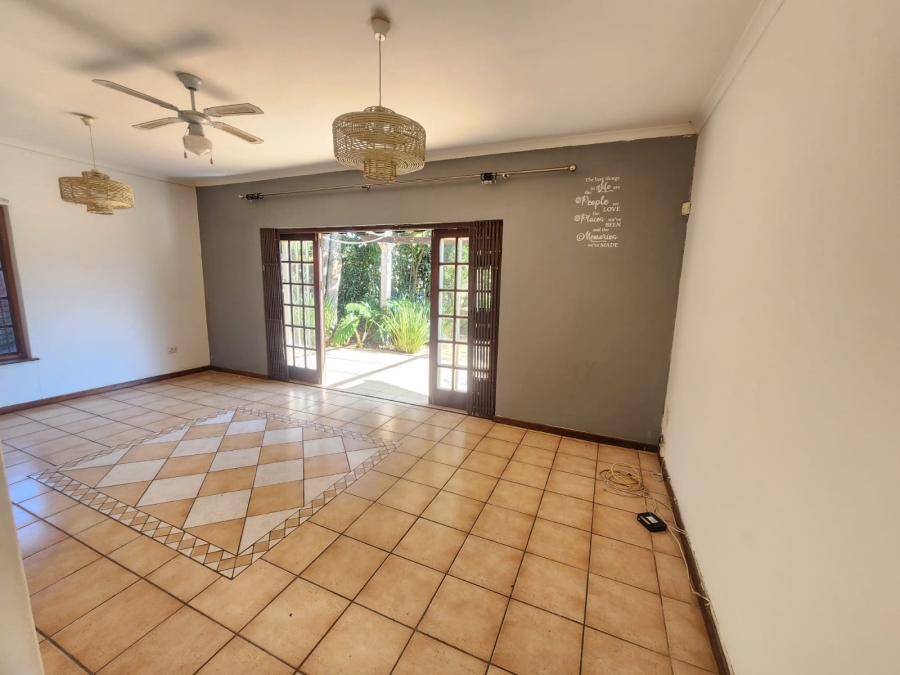 To Let 2 Bedroom Property for Rent in Kloof KwaZulu-Natal