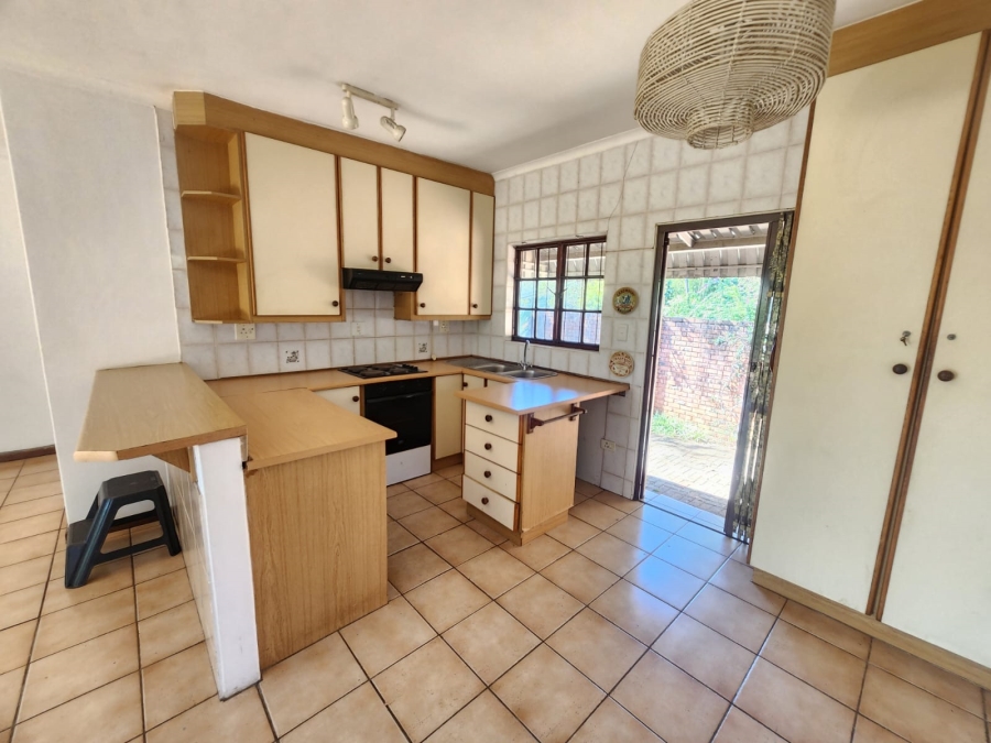 To Let 2 Bedroom Property for Rent in Kloof KwaZulu-Natal