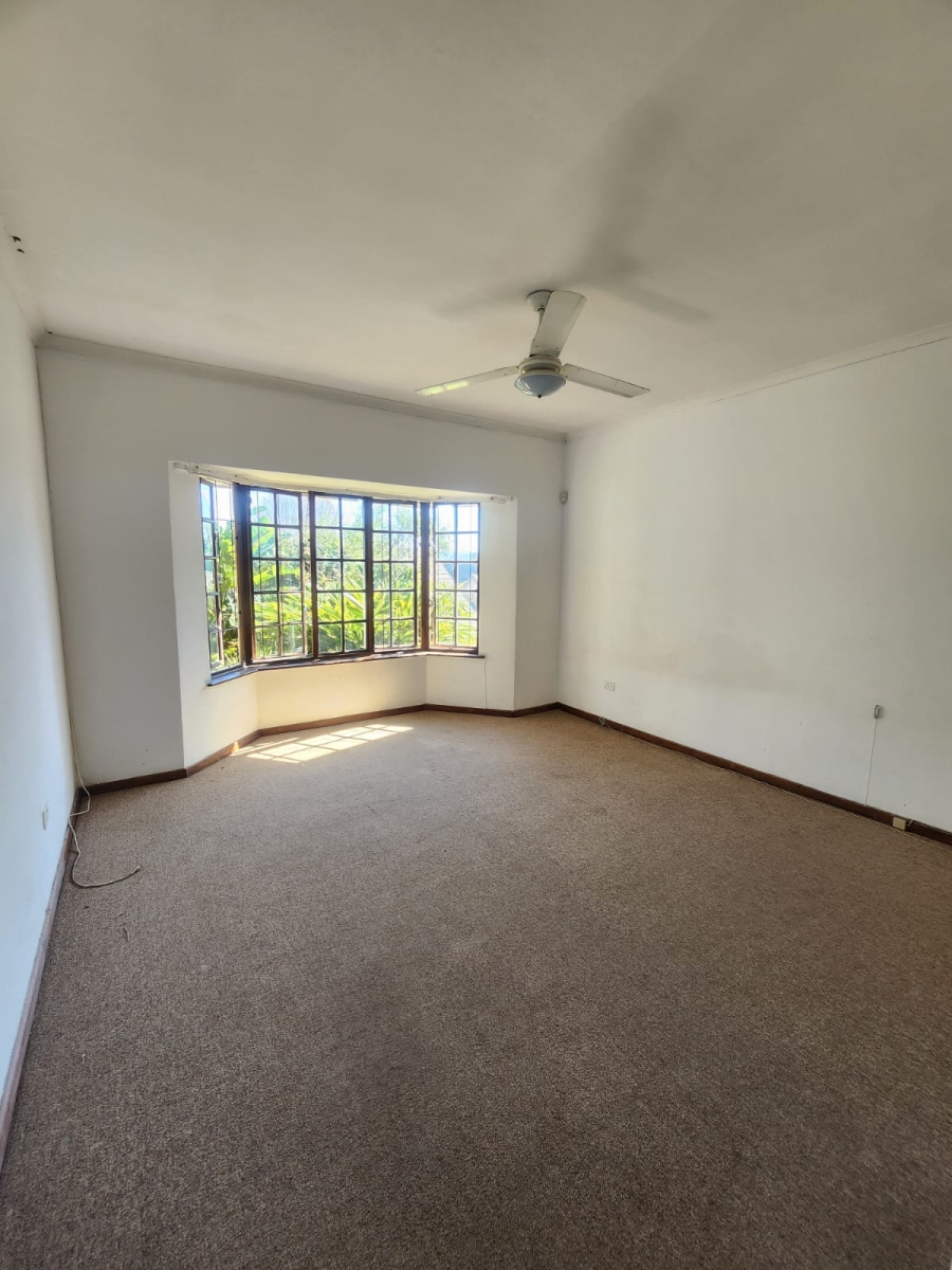 To Let 2 Bedroom Property for Rent in Kloof KwaZulu-Natal