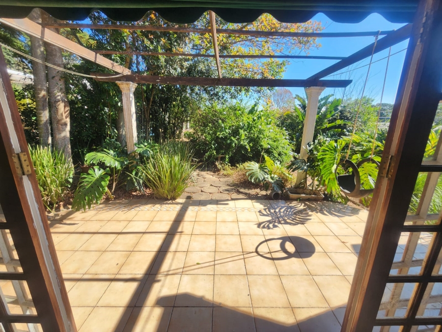 To Let 2 Bedroom Property for Rent in Kloof KwaZulu-Natal