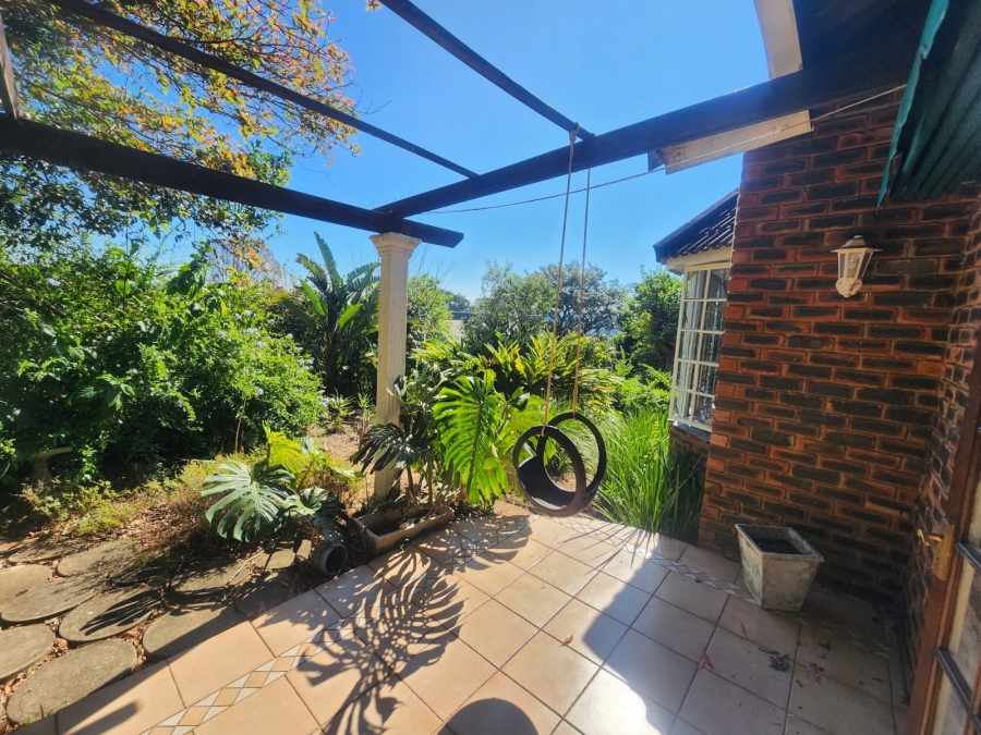 To Let 2 Bedroom Property for Rent in Kloof KwaZulu-Natal