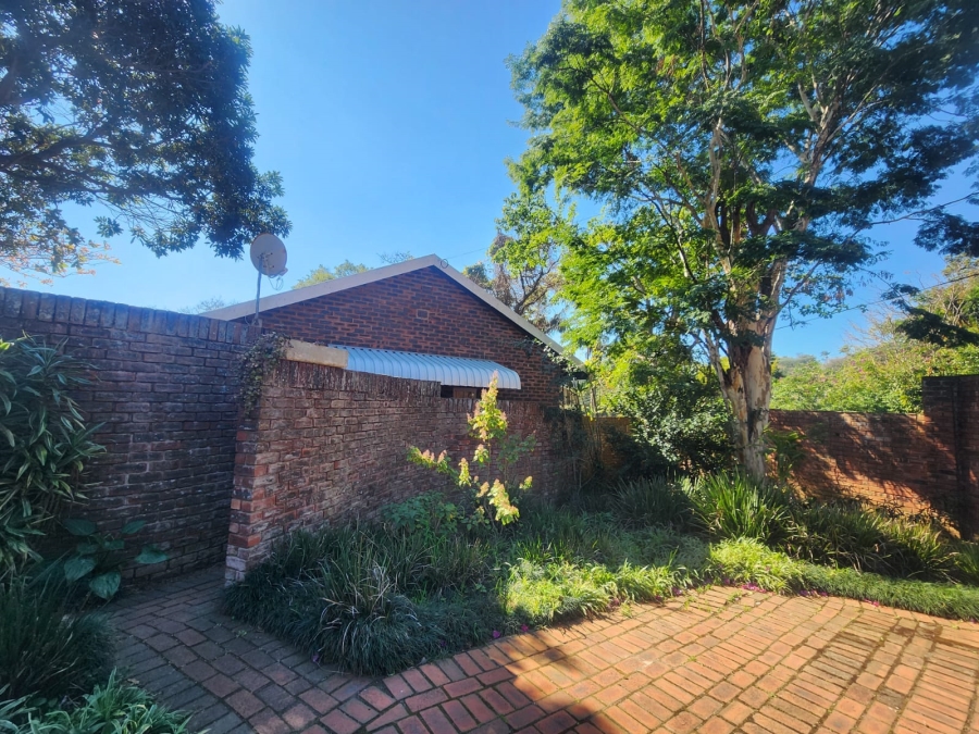 To Let 2 Bedroom Property for Rent in Kloof KwaZulu-Natal