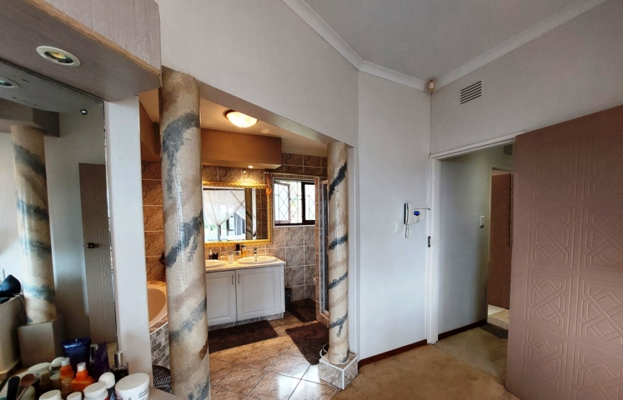 5 Bedroom Property for Sale in Ramsgate KwaZulu-Natal