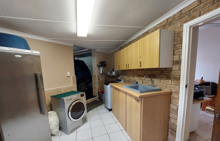5 Bedroom Property for Sale in Ramsgate KwaZulu-Natal