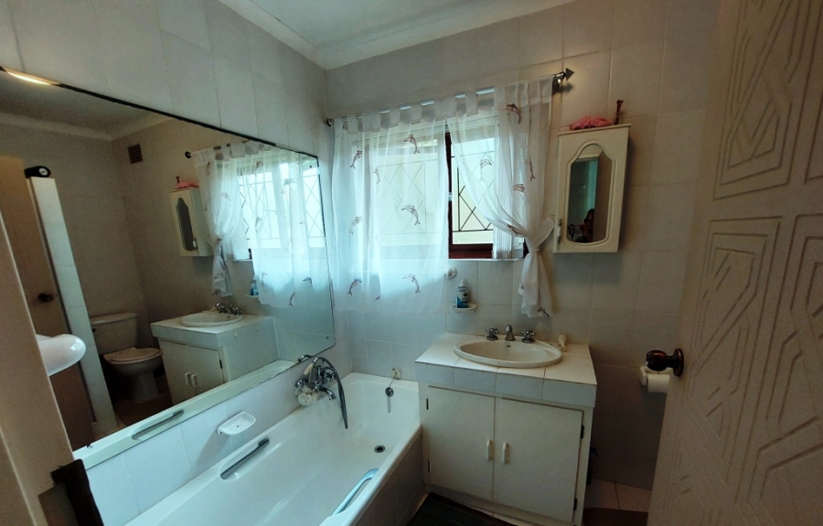 5 Bedroom Property for Sale in Ramsgate KwaZulu-Natal