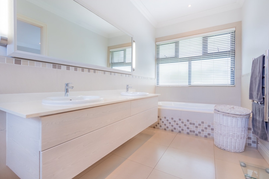 3 Bedroom Property for Sale in Cotswold Downs Estates KwaZulu-Natal