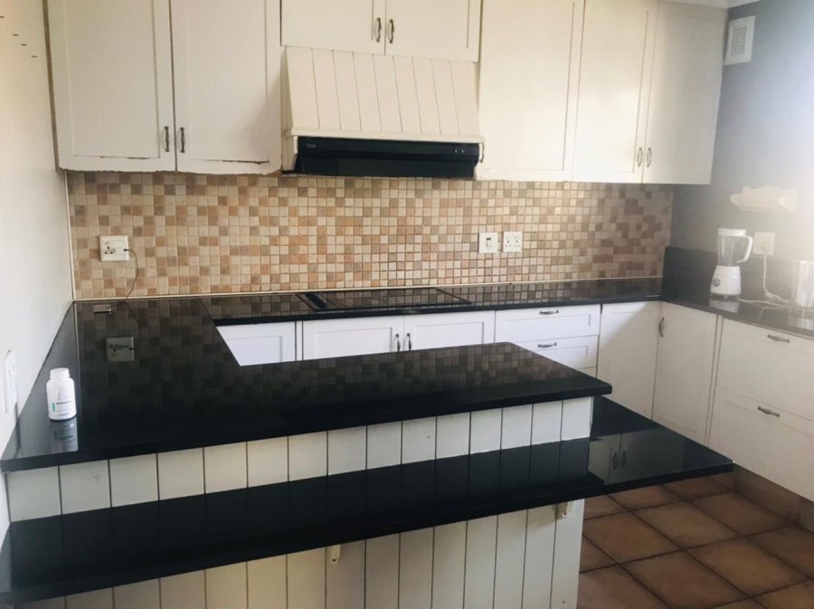 To Let 4 Bedroom Property for Rent in Montclair KwaZulu-Natal