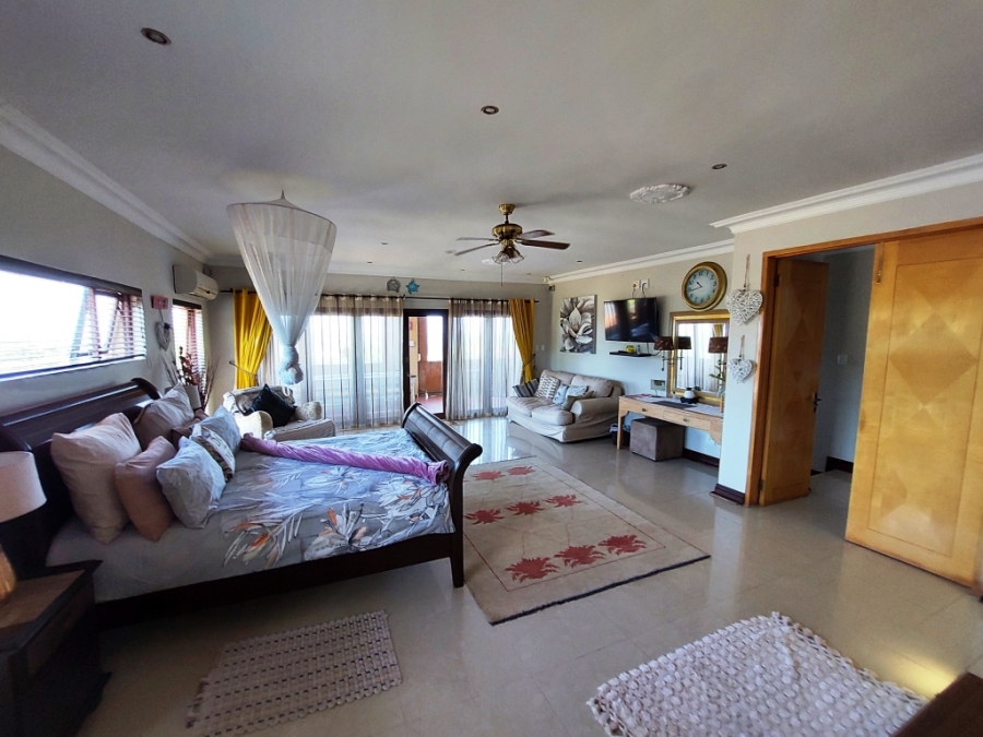 6 Bedroom Property for Sale in Uvongo KwaZulu-Natal