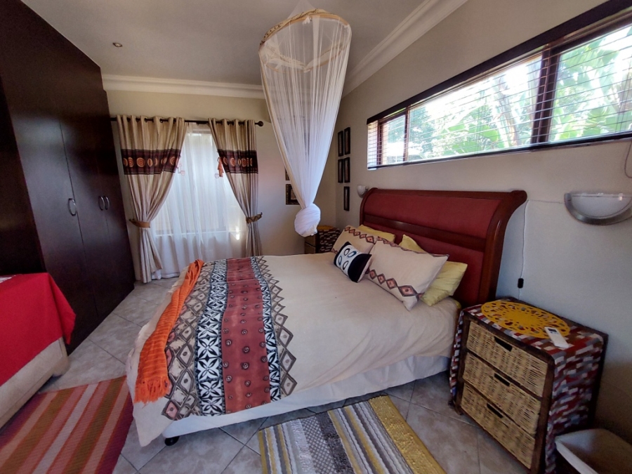 6 Bedroom Property for Sale in Uvongo KwaZulu-Natal