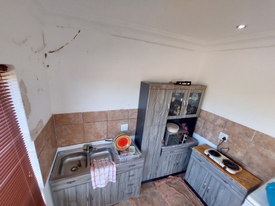 6 Bedroom Property for Sale in Uvongo KwaZulu-Natal