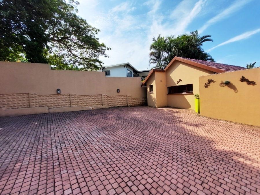 6 Bedroom Property for Sale in Uvongo KwaZulu-Natal