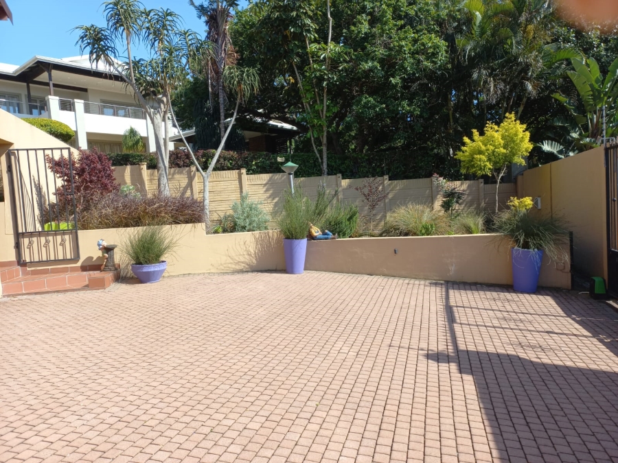 6 Bedroom Property for Sale in Uvongo KwaZulu-Natal