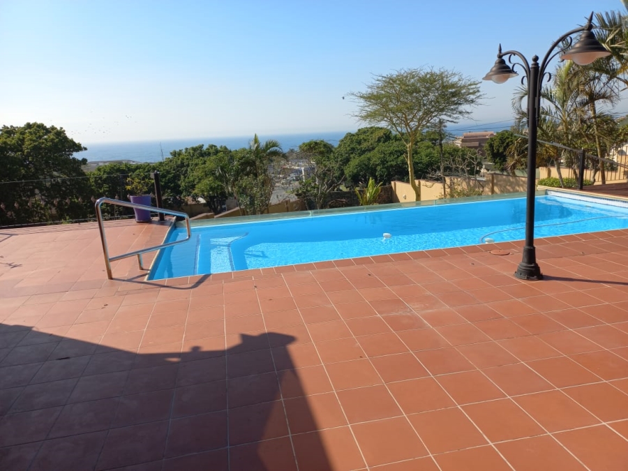 6 Bedroom Property for Sale in Uvongo KwaZulu-Natal