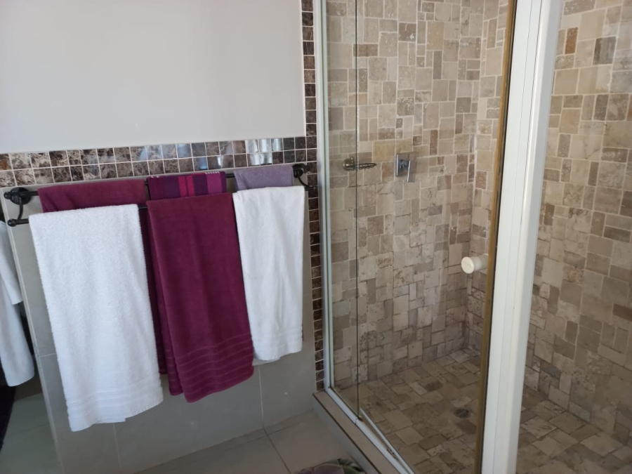 6 Bedroom Property for Sale in Uvongo KwaZulu-Natal