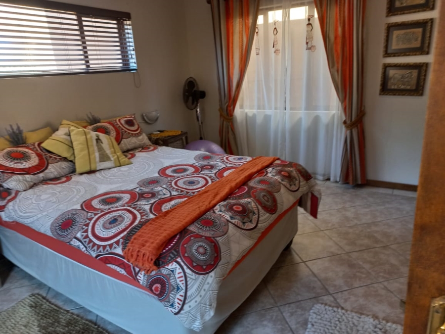 6 Bedroom Property for Sale in Uvongo KwaZulu-Natal