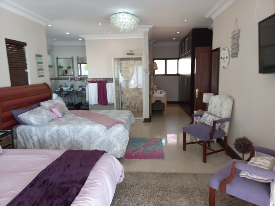 6 Bedroom Property for Sale in Uvongo KwaZulu-Natal
