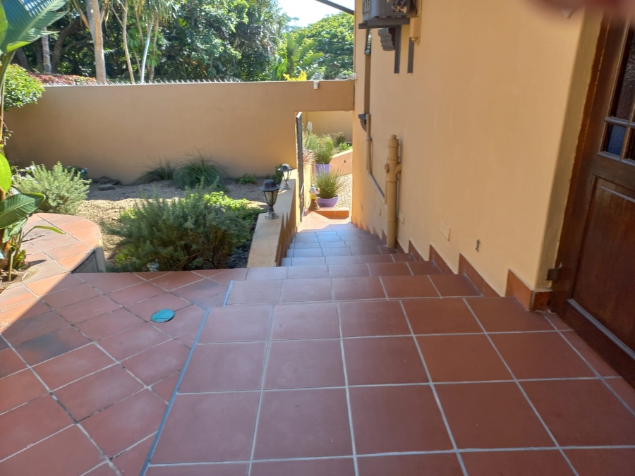 6 Bedroom Property for Sale in Uvongo KwaZulu-Natal
