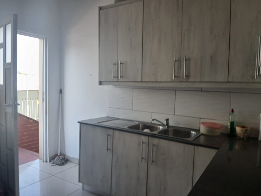 5 Bedroom Property for Sale in Glenwood KwaZulu-Natal