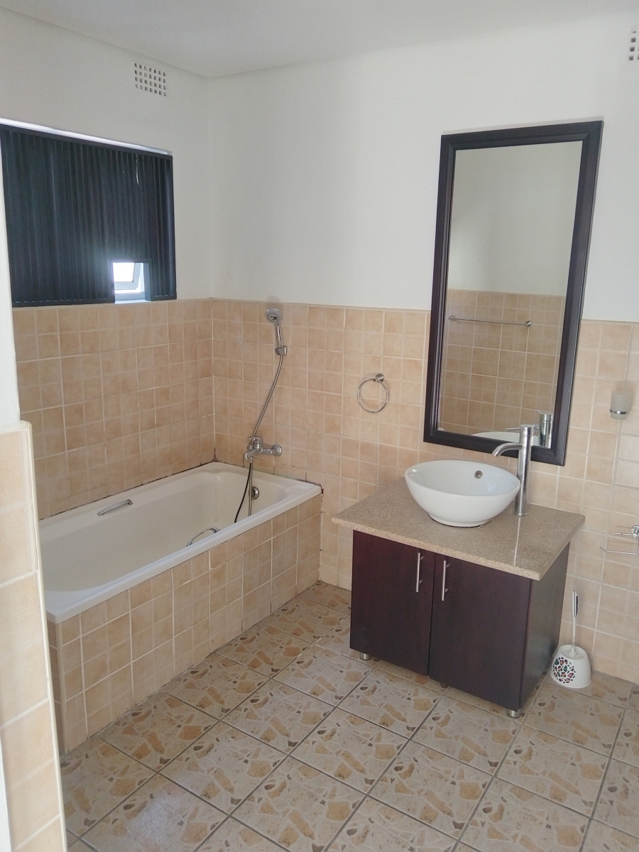 To Let 1 Bedroom Property for Rent in La Lucia KwaZulu-Natal