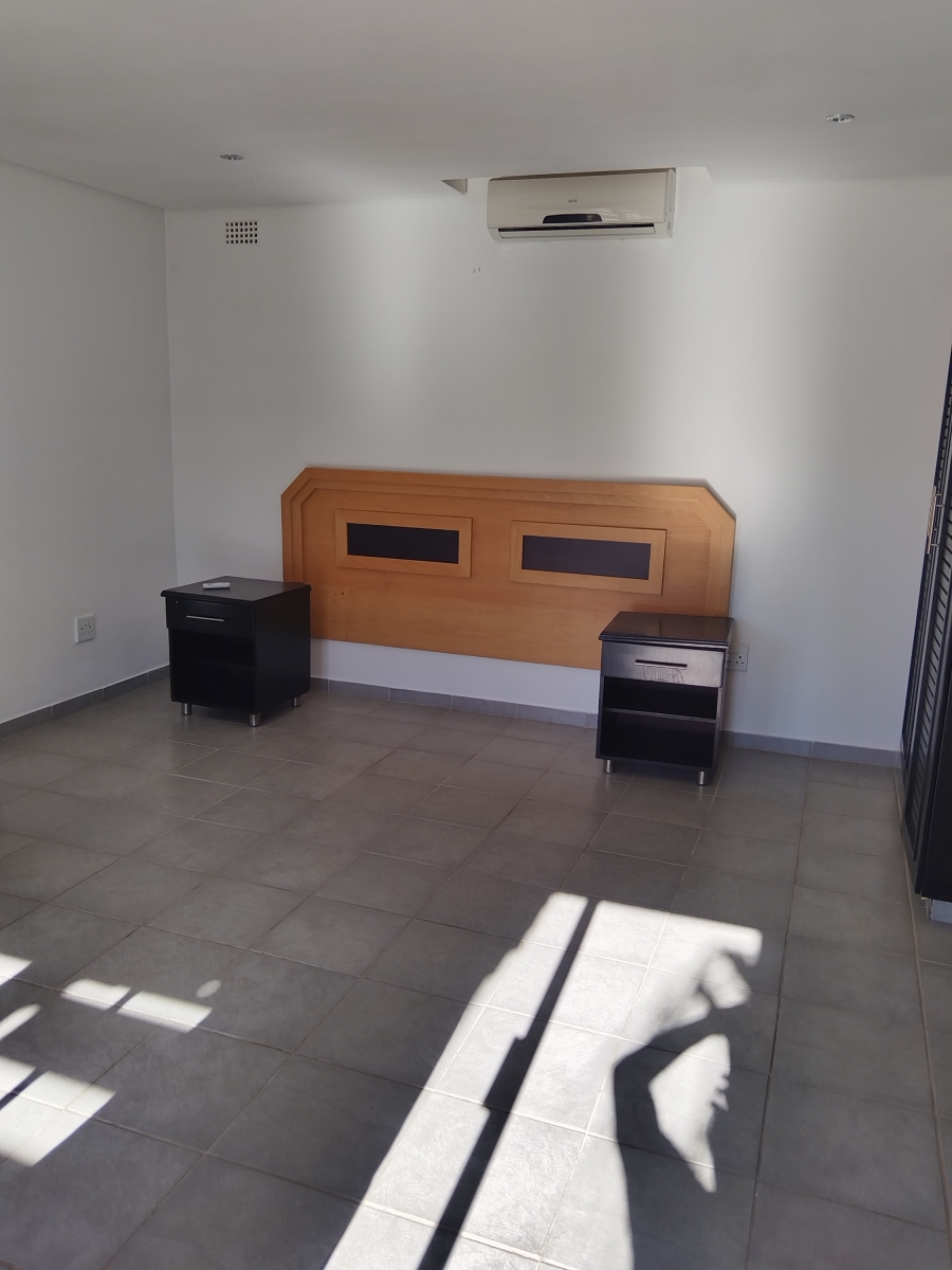 To Let 1 Bedroom Property for Rent in La Lucia KwaZulu-Natal