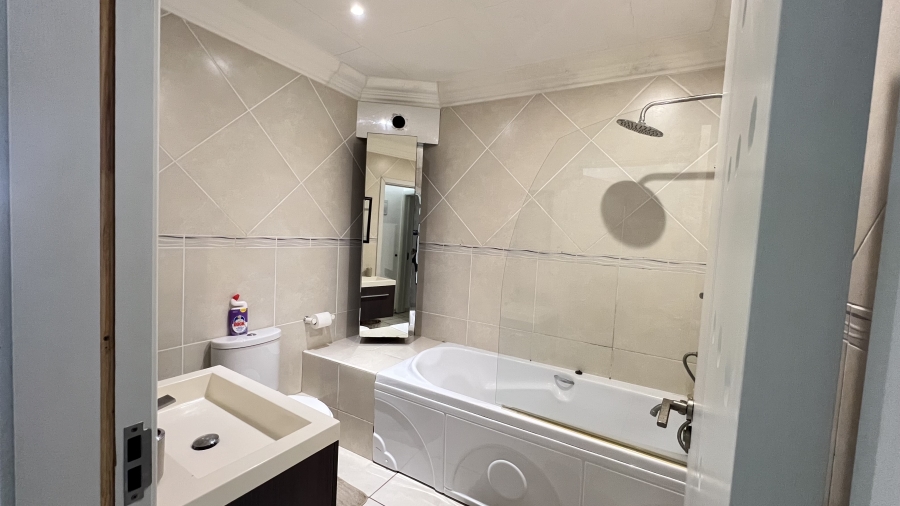 To Let 1 Bedroom Property for Rent in Margate KwaZulu-Natal