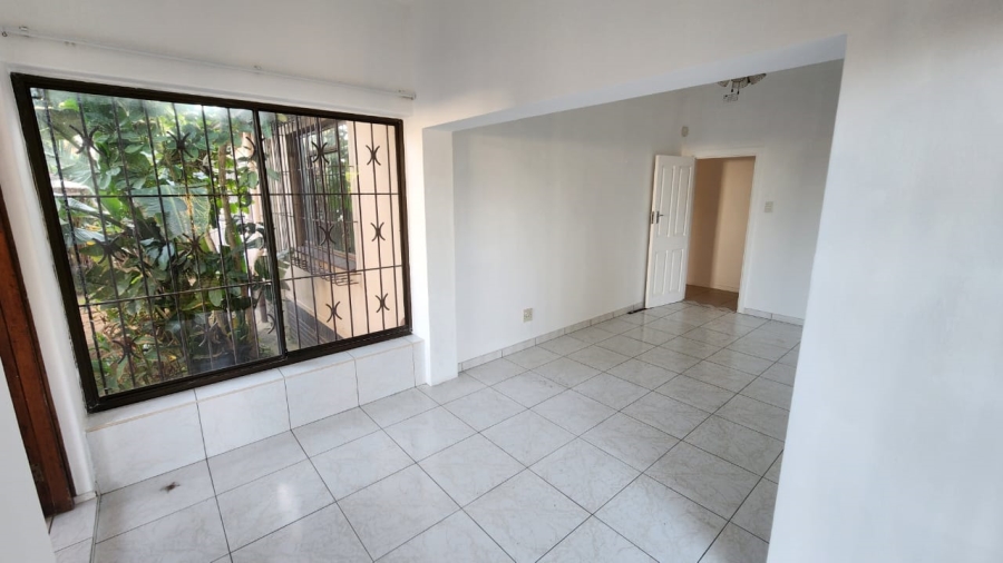 6 Bedroom Property for Sale in Uvongo KwaZulu-Natal