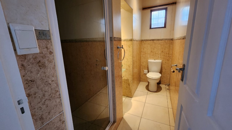 6 Bedroom Property for Sale in Uvongo KwaZulu-Natal