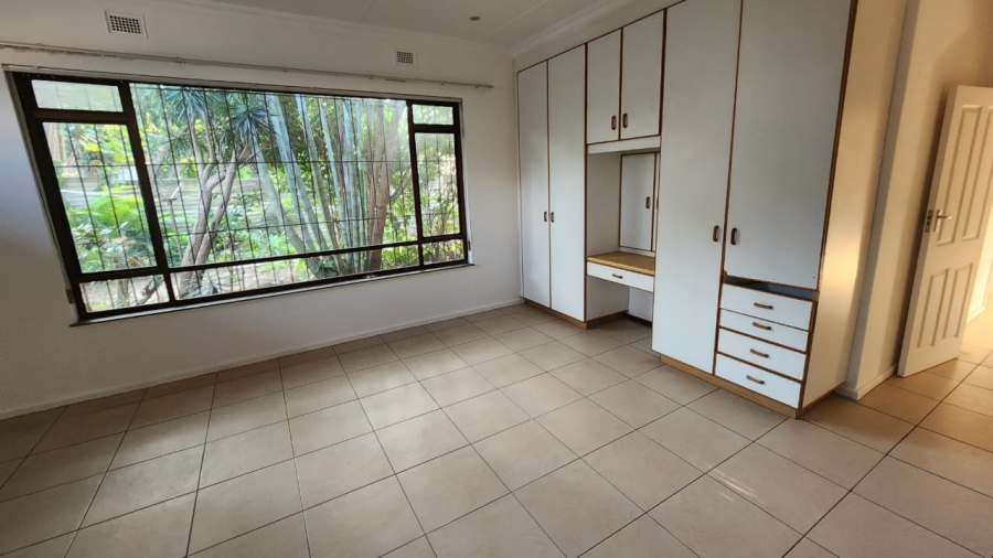 6 Bedroom Property for Sale in Uvongo KwaZulu-Natal