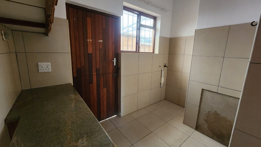 6 Bedroom Property for Sale in Uvongo KwaZulu-Natal
