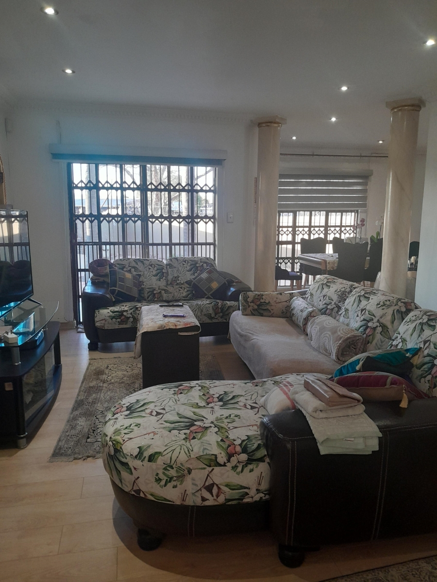 5 Bedroom Property for Sale in Newcastle KwaZulu-Natal