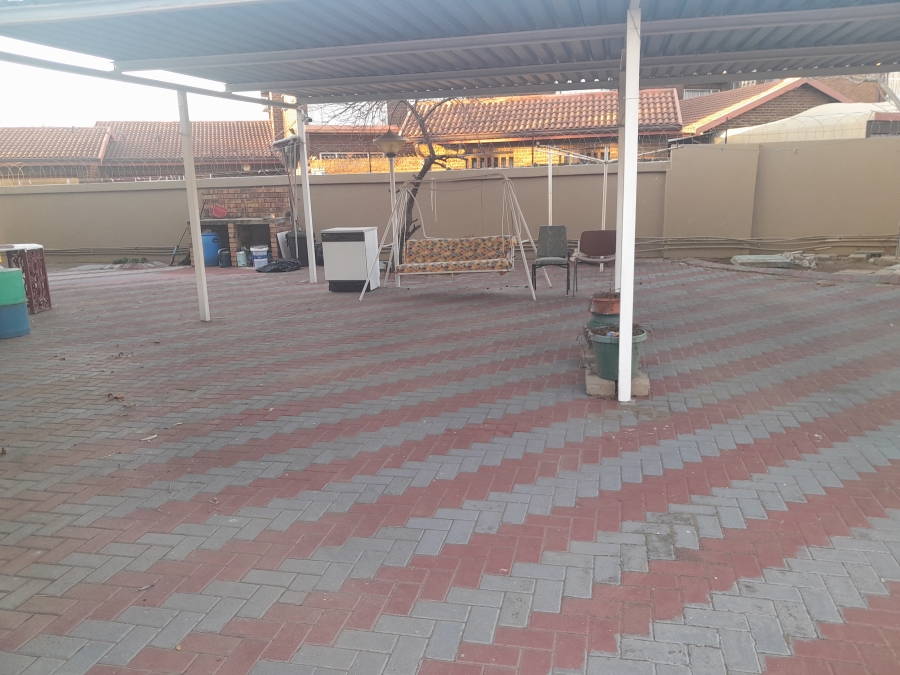 5 Bedroom Property for Sale in Newcastle KwaZulu-Natal
