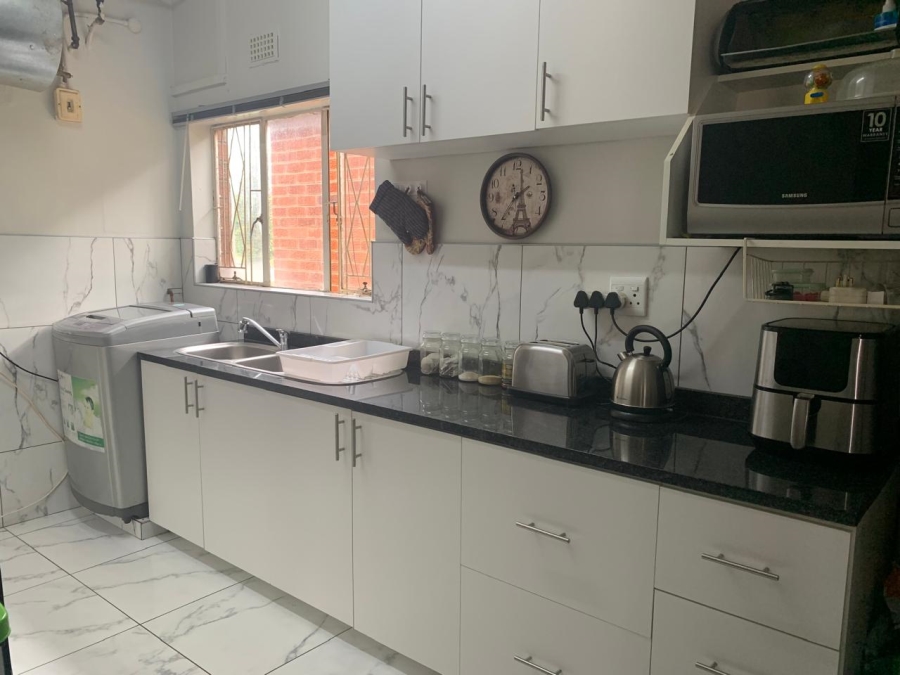2 Bedroom Property for Sale in Empangeni Central KwaZulu-Natal